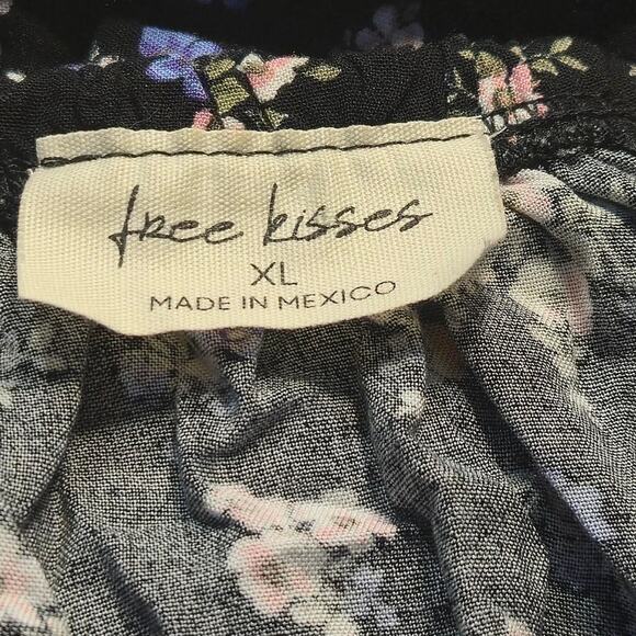 Free Kisses black floral off the shoulder blouse size XL - Picture 4 of 6
